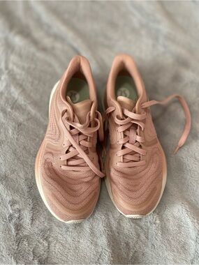 Lululemon women’s Blissfeel 2 pink running sneakers